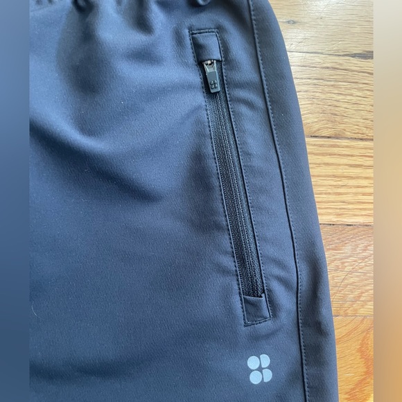 Sweaty Betty black high rise water resistant summit hiking shorts - Picture 6 of 8